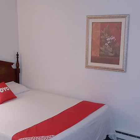 Iron Horse Inn Simsbury Екстериор снимка