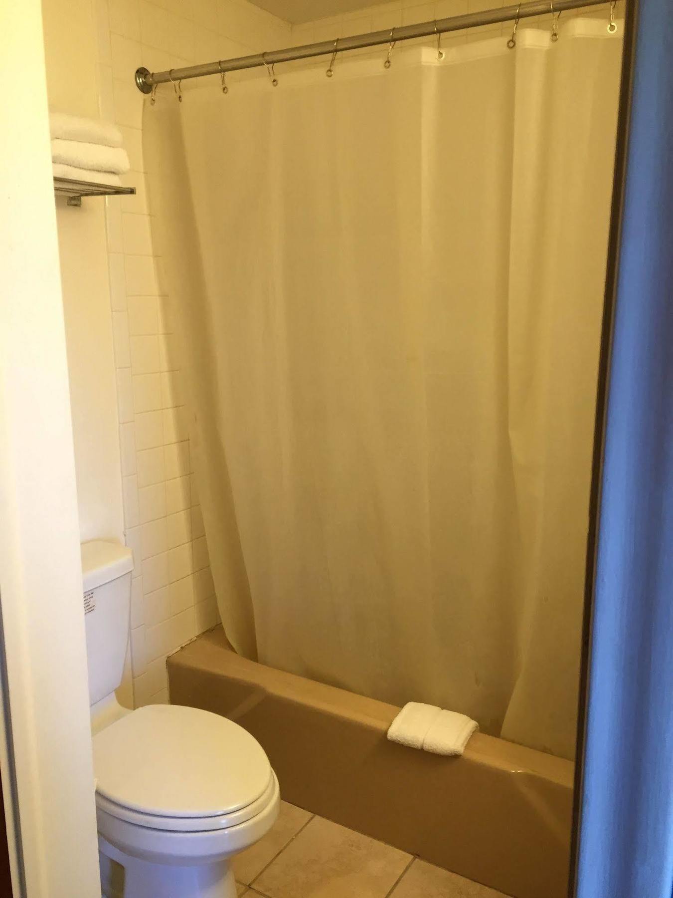 Iron Horse Inn Simsbury Екстериор снимка