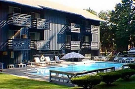 Iron Horse Inn Simsbury Екстериор снимка
