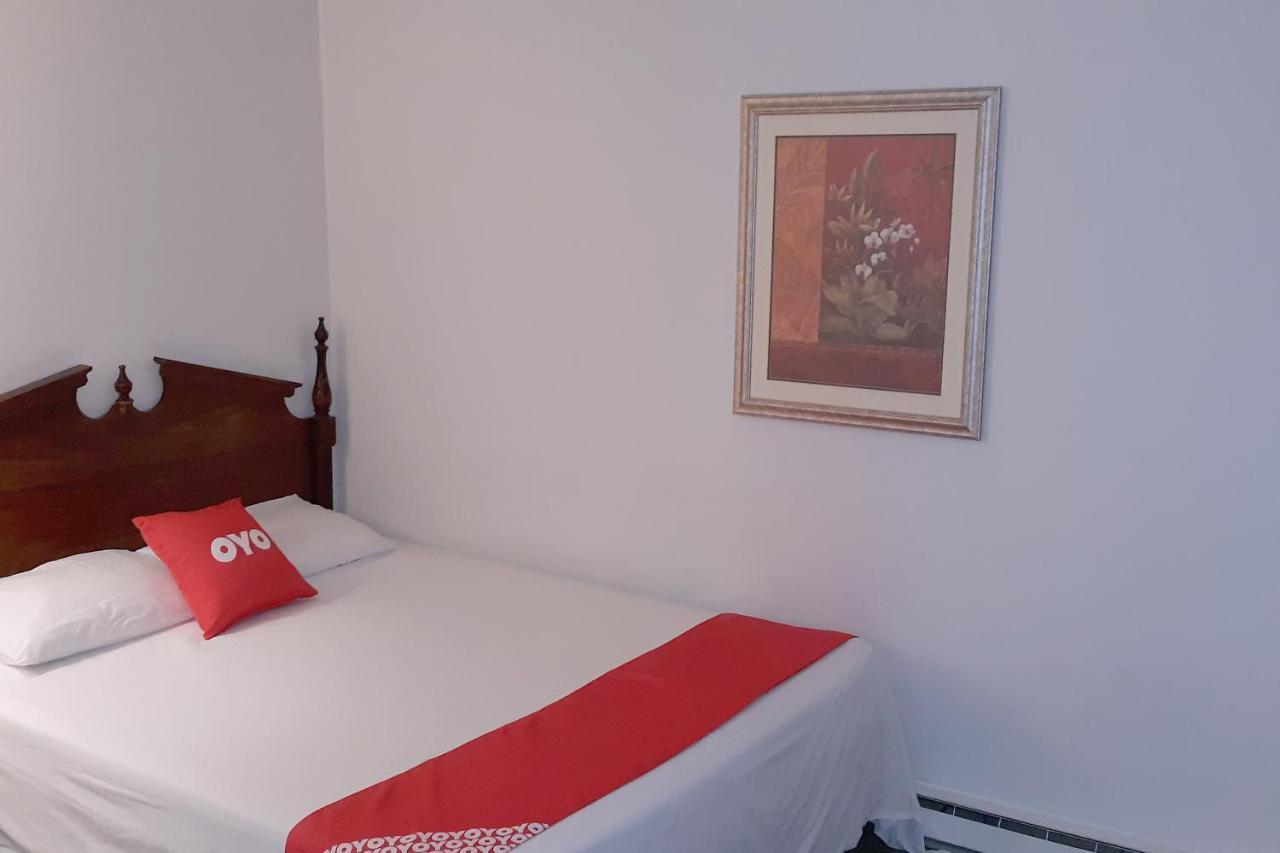 Iron Horse Inn Simsbury Екстериор снимка
