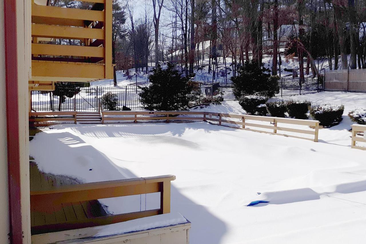 Iron Horse Inn Simsbury Екстериор снимка