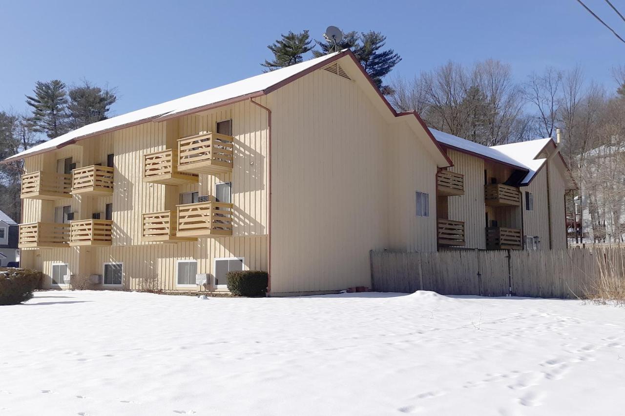 Iron Horse Inn Simsbury Екстериор снимка