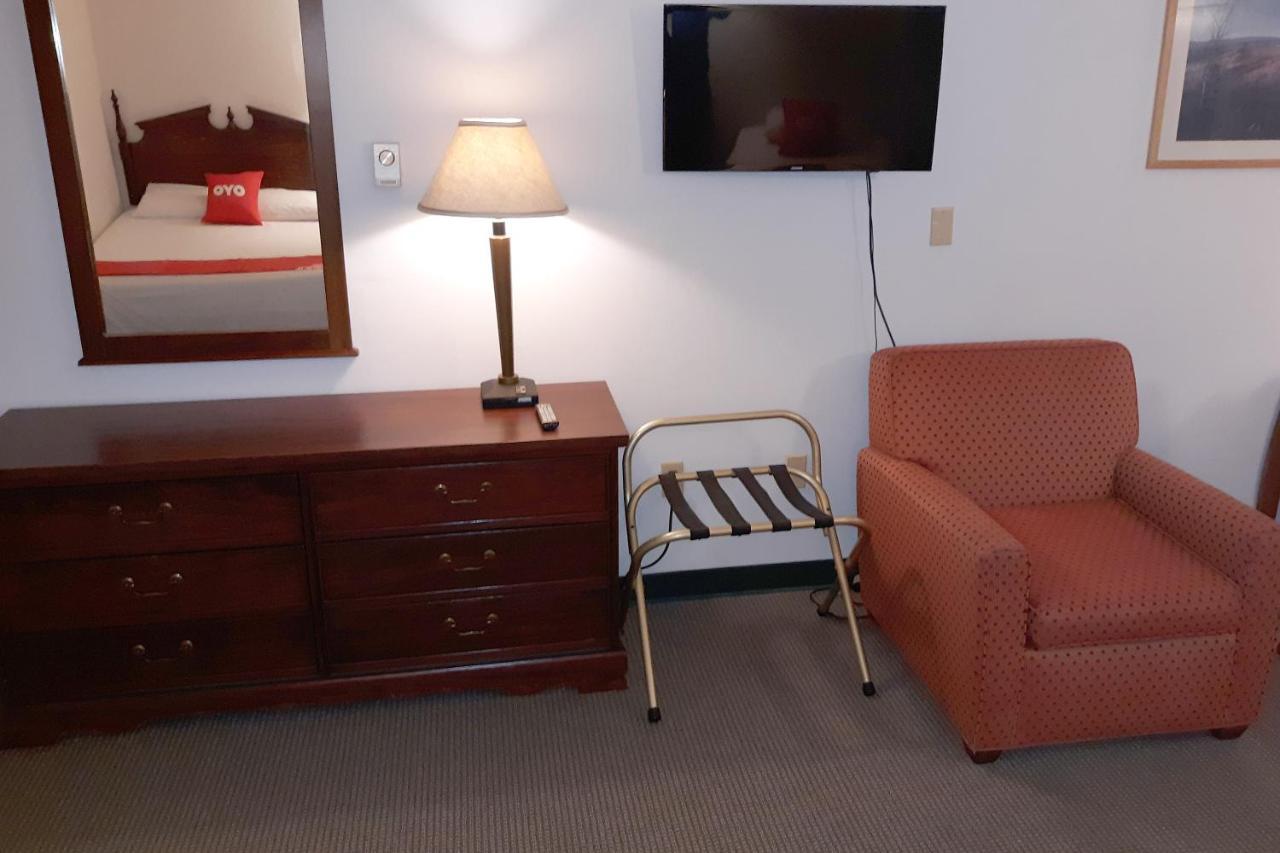 Iron Horse Inn Simsbury Екстериор снимка