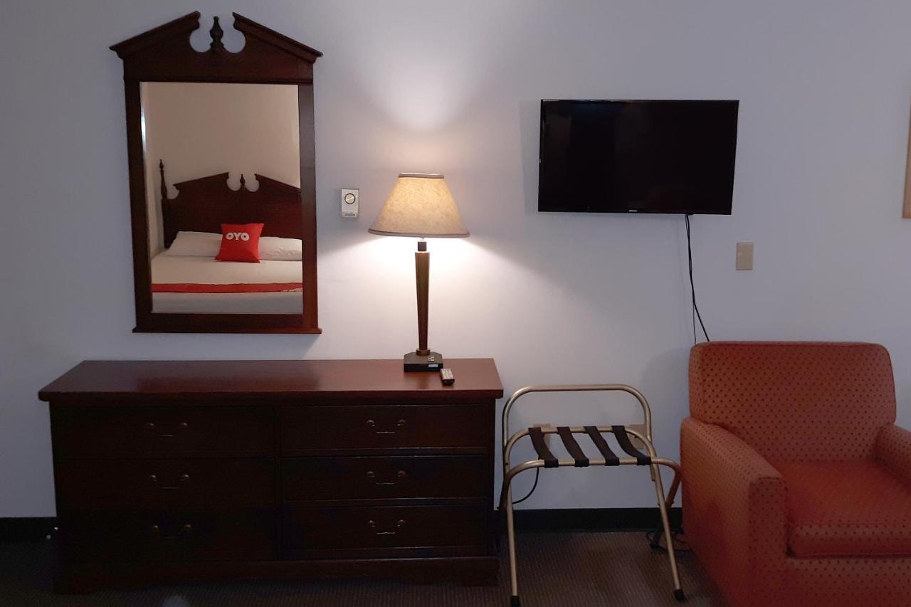 Iron Horse Inn Simsbury Екстериор снимка